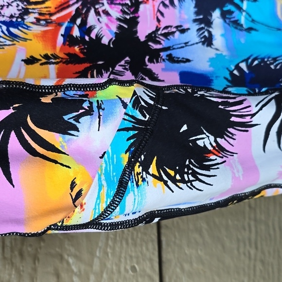 Torrid Performance Core Capri Active Legging With Side Pockets 2x - Picture 9 of 13